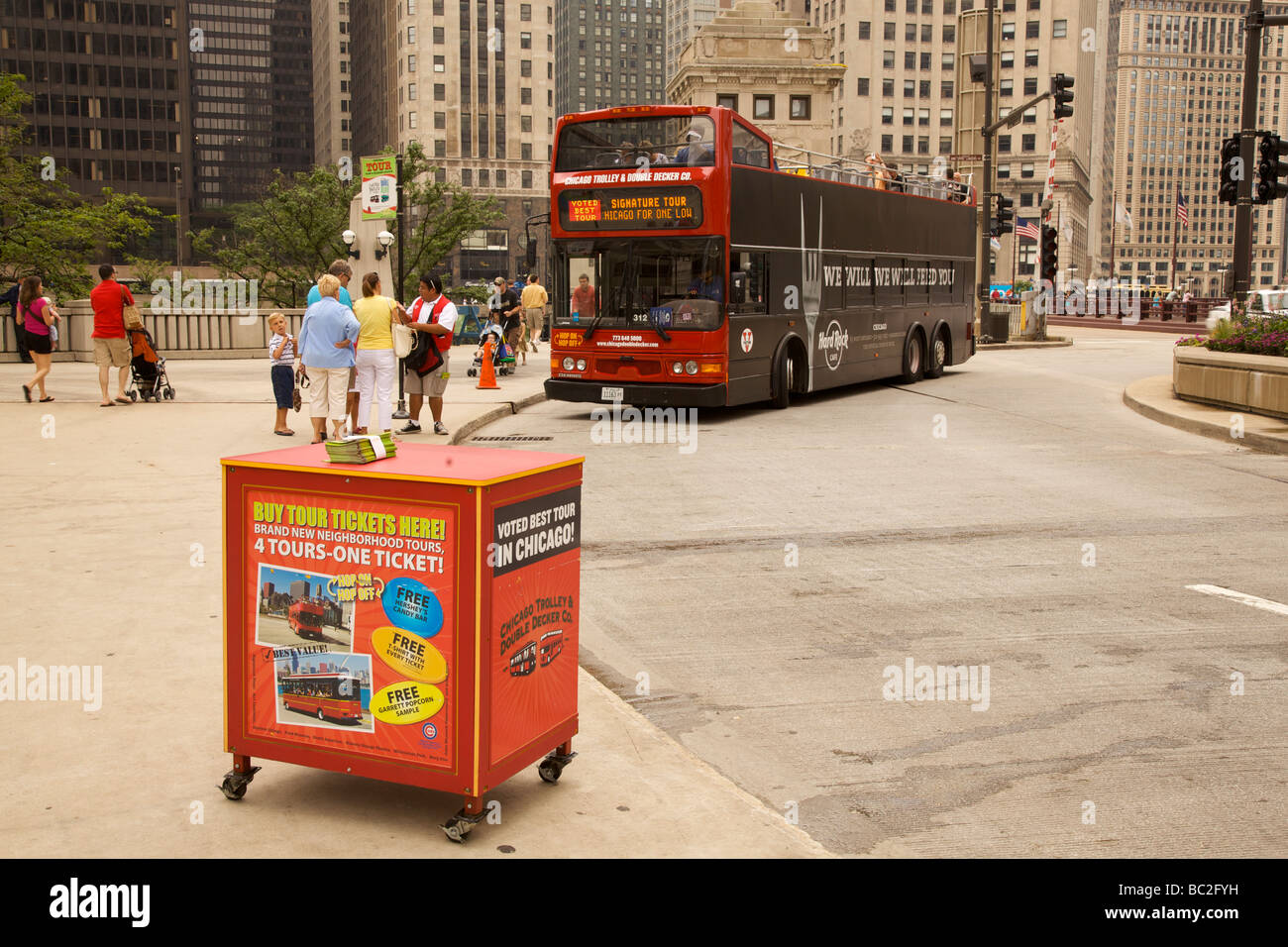 Chicago bus trolley hires stock photography and images Alamy