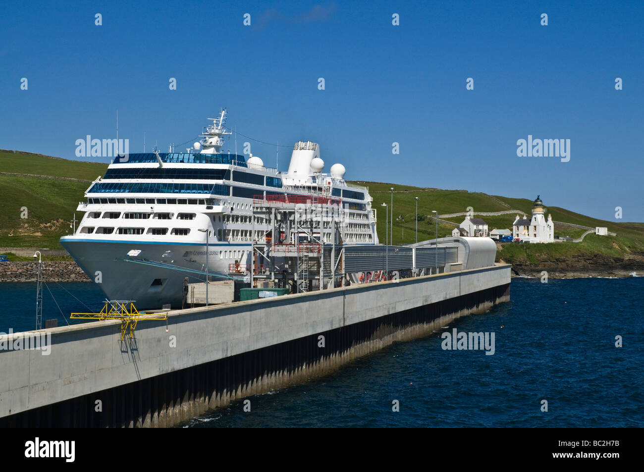 dh SCRABSTER CAITHNESS Passenger cruise liner Azamara Journey docked