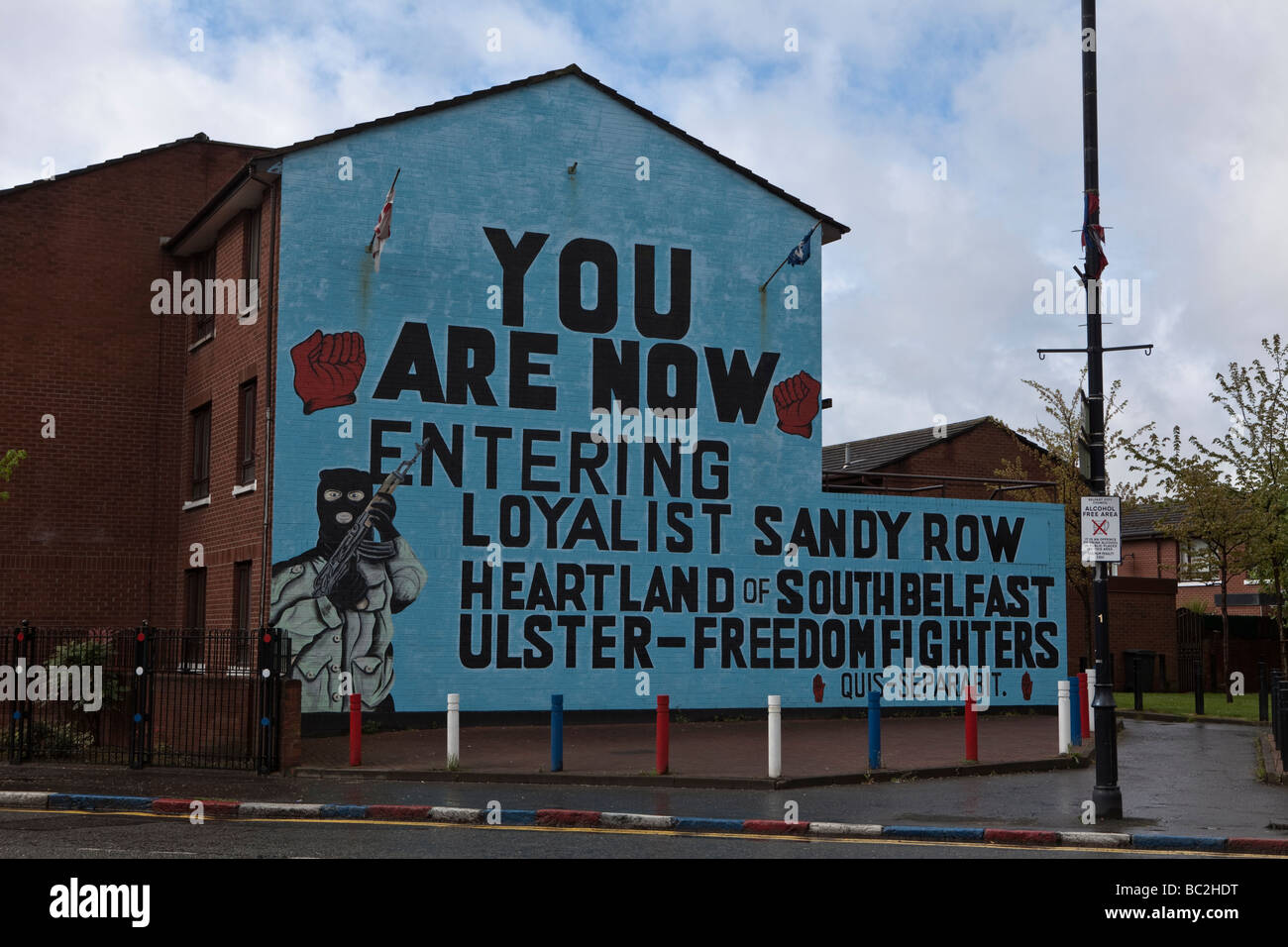 UDA UFF Loyalist wall mural and Union Jack flag, South Belfast, Northern Ireland, United Kingdom Stock Photo