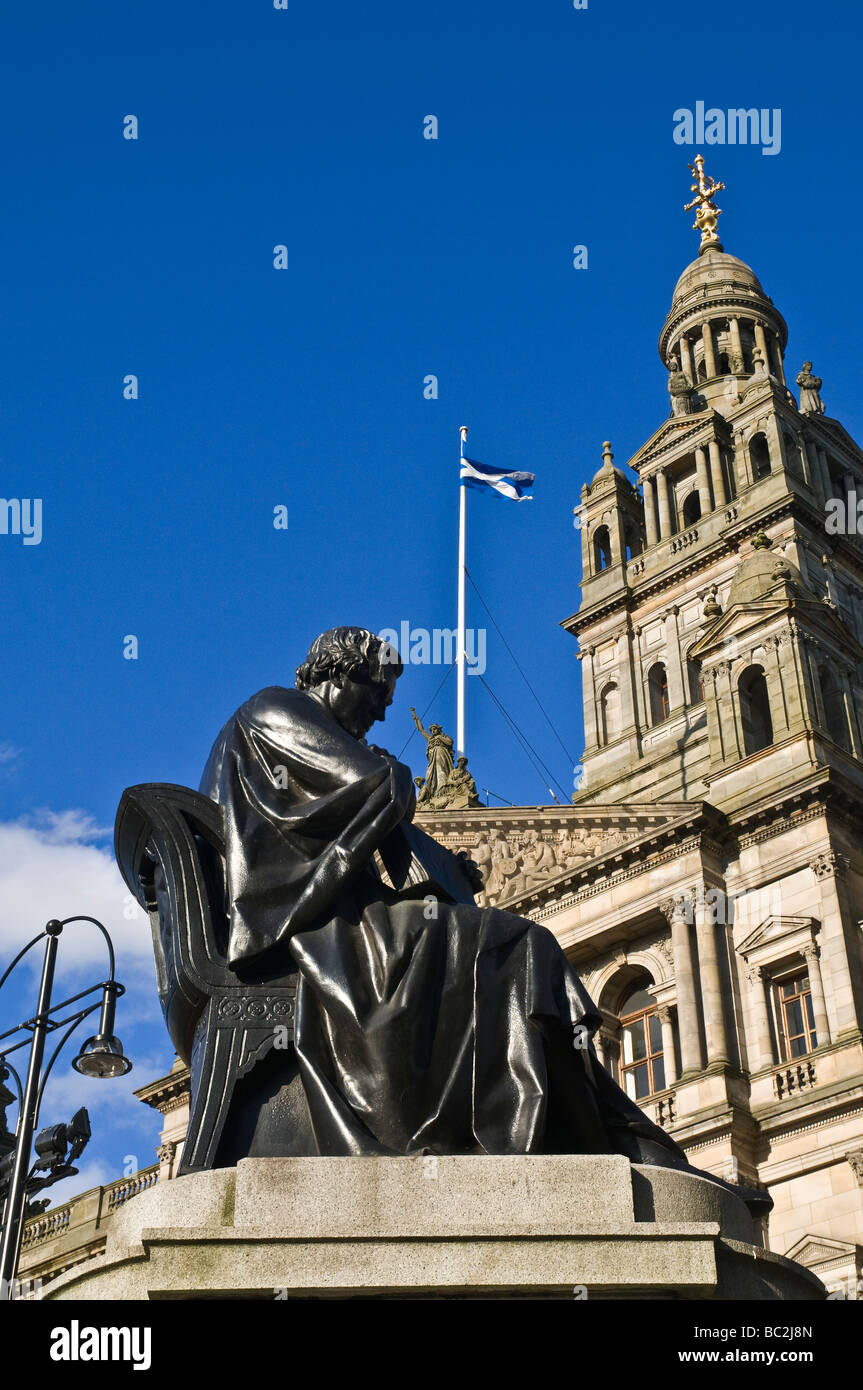 dh City Chambers GEORGE SQUARE GLASGOW Scottish chemist Thomas Graham statue in George Square and City Chambers Stock Photo