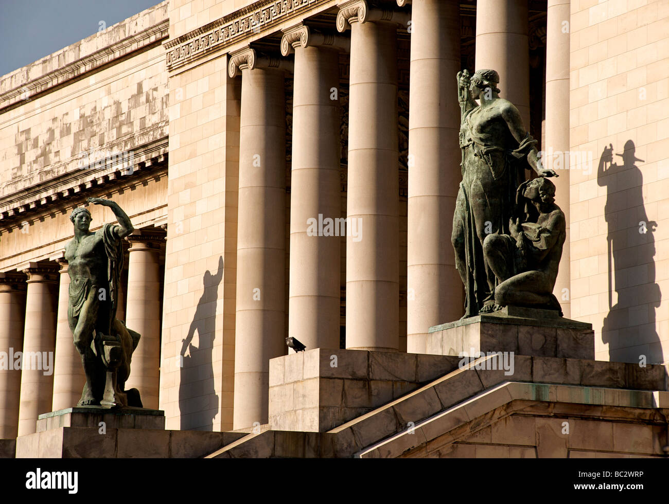 Large statues hires stock photography and images Alamy
