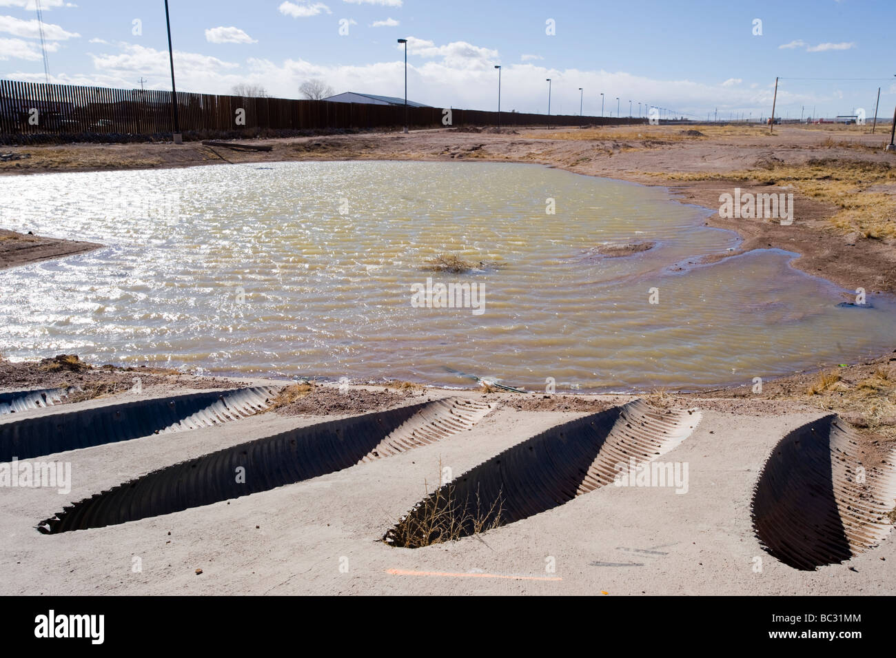 The border crossing at Columbus, NM, has new pedestrianstyle fencing