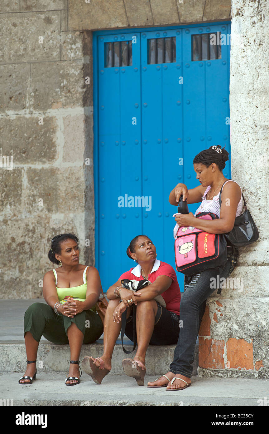 Cuban women in the Plaza Vieja, Havana, Cuba Stock Photo