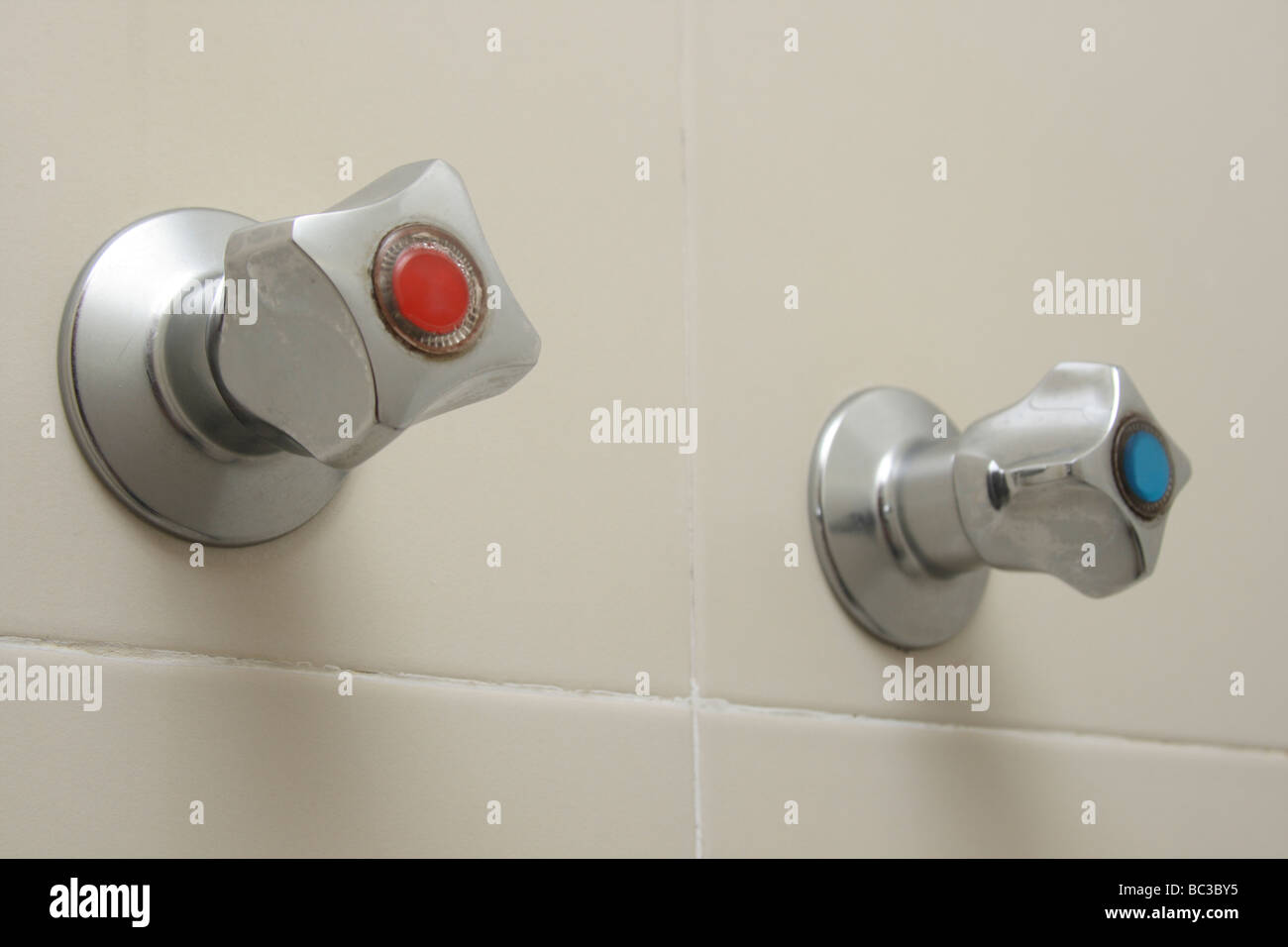 Hot and cold tap hires stock photography and images Alamy