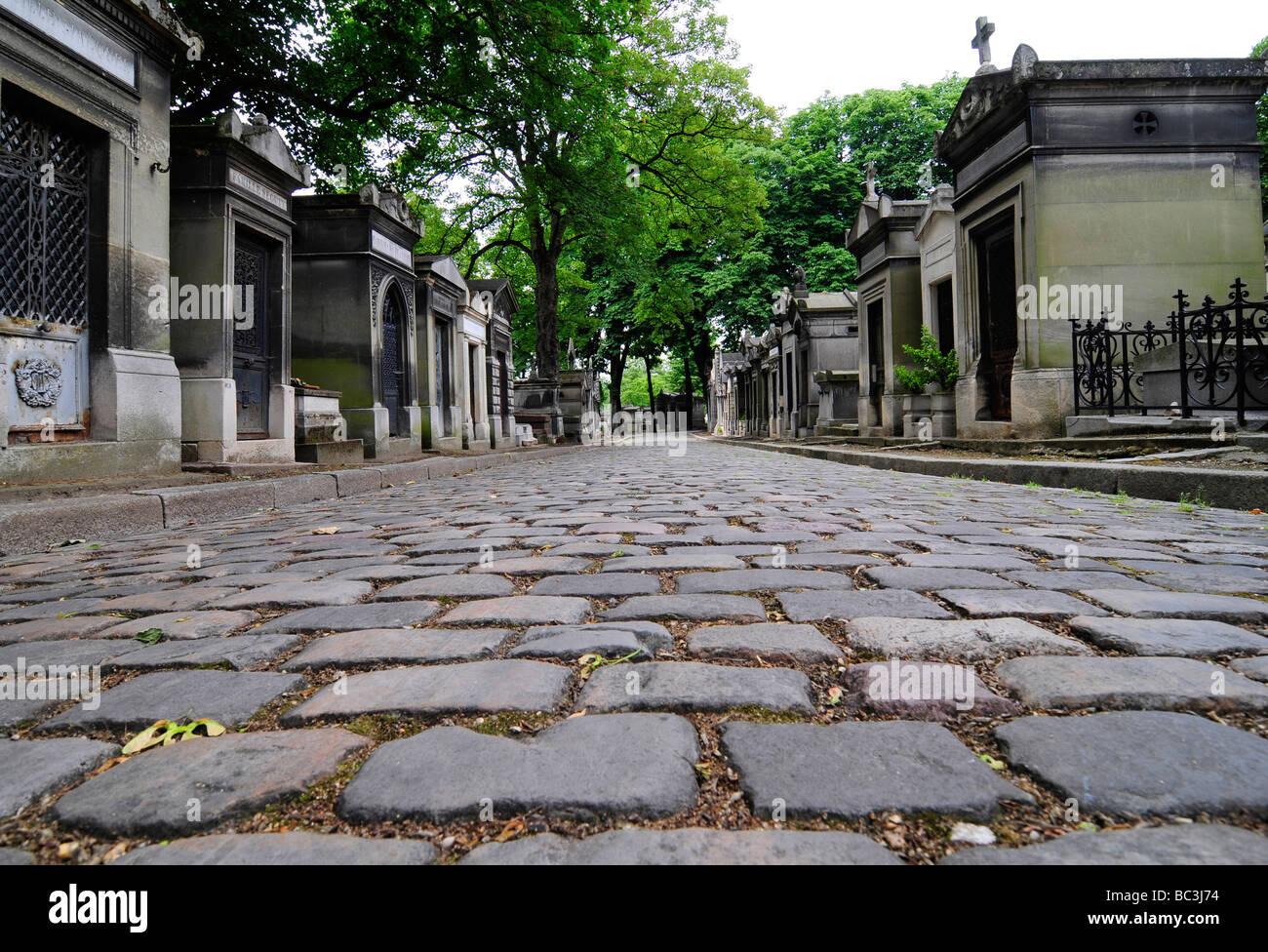 Inside the cemetery of Pere Lachaise, the most iconic graveyard in