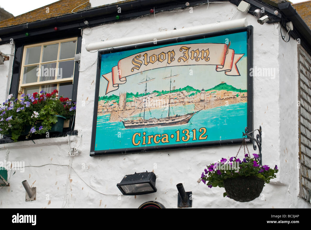 Traditional English Pub The Sloop Inn St Ives Cornwall Stock Photo Alamy