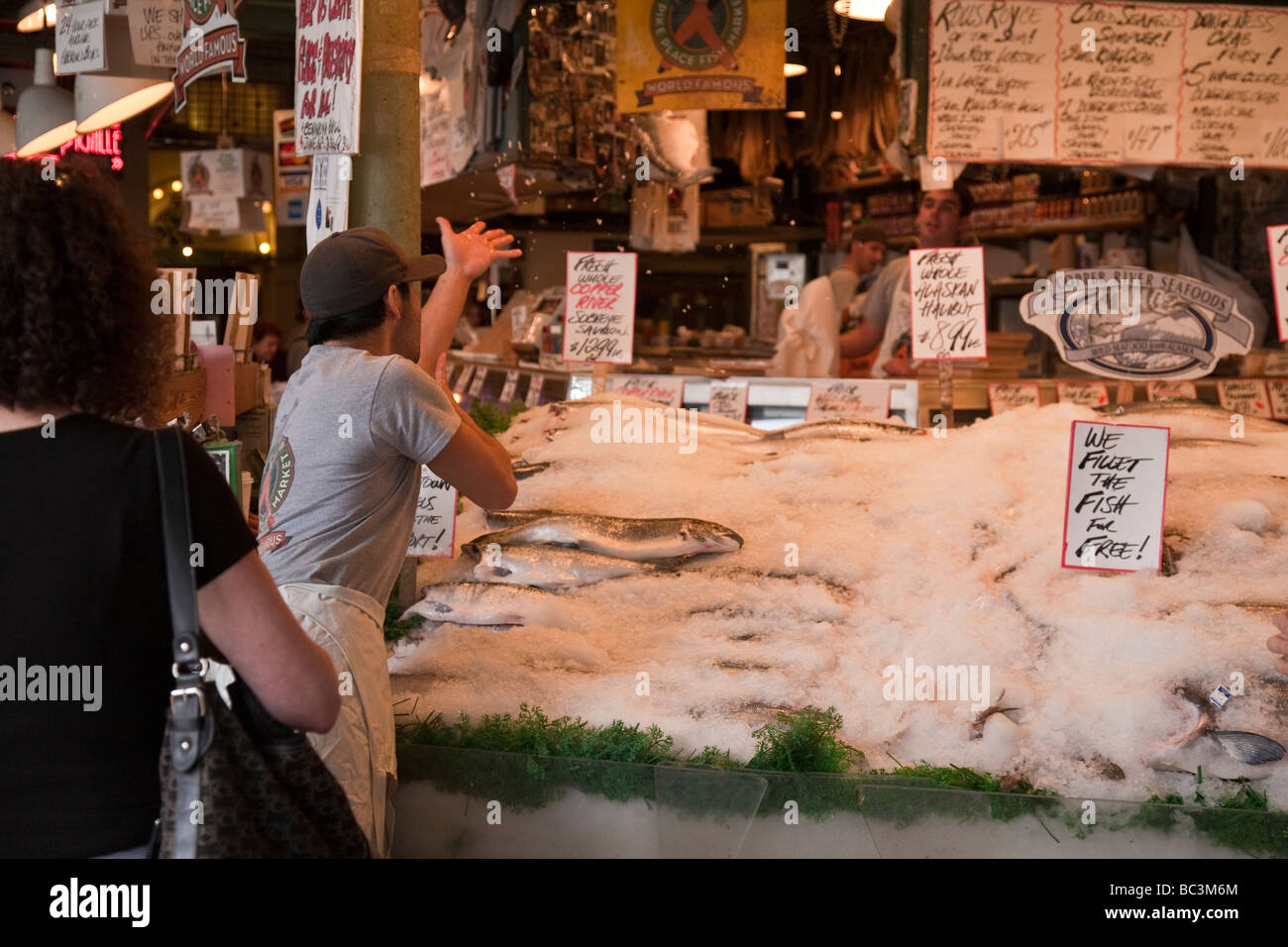 Fish store at Pike Place Market Seattle WA USA Stock Photo Alamy