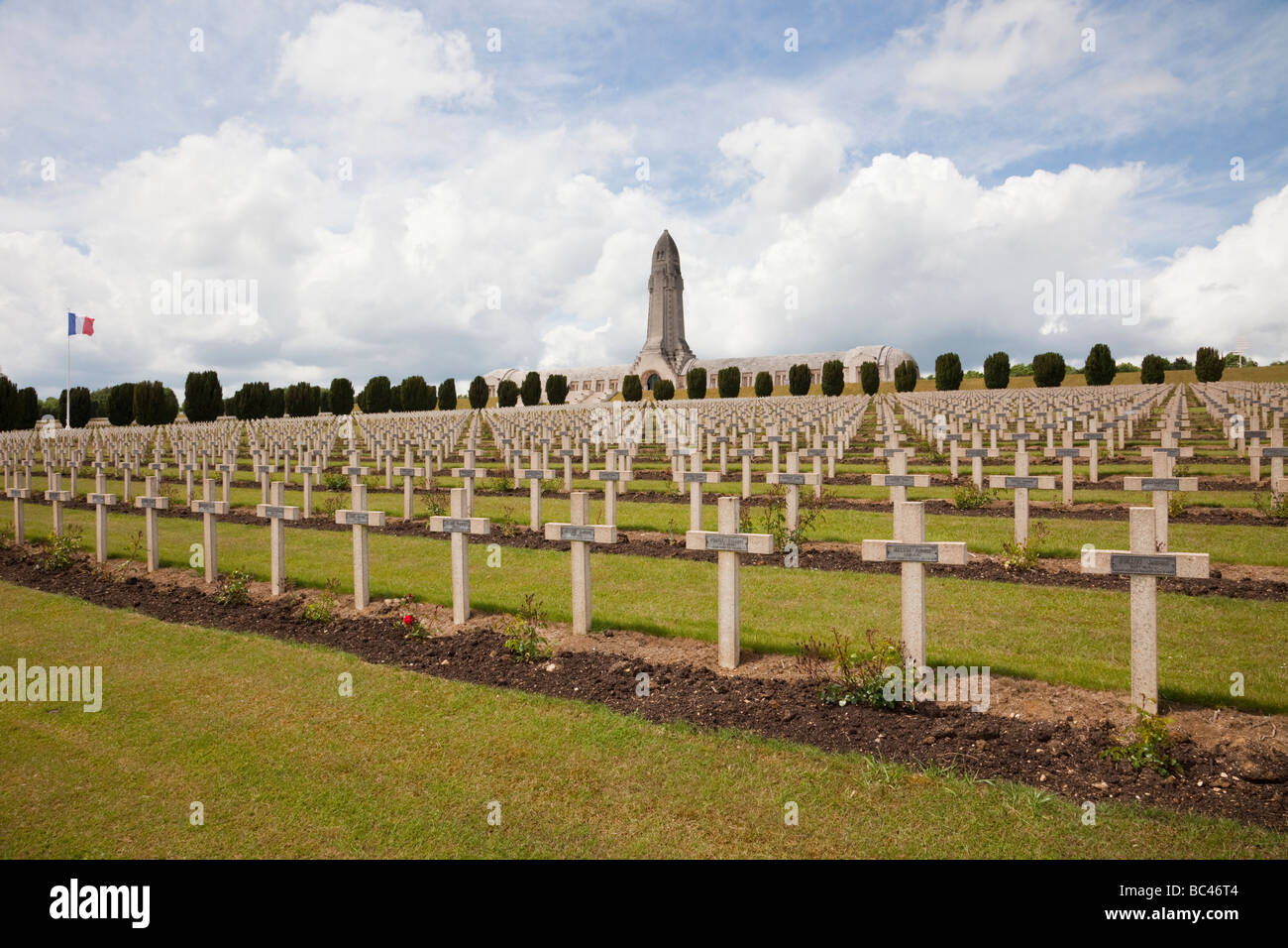 Douaumont Verdun Lorraine France Graves at the French National war cemetery and Ossuary Ossuaire de Douaumont for WW1 battle Stock Photo