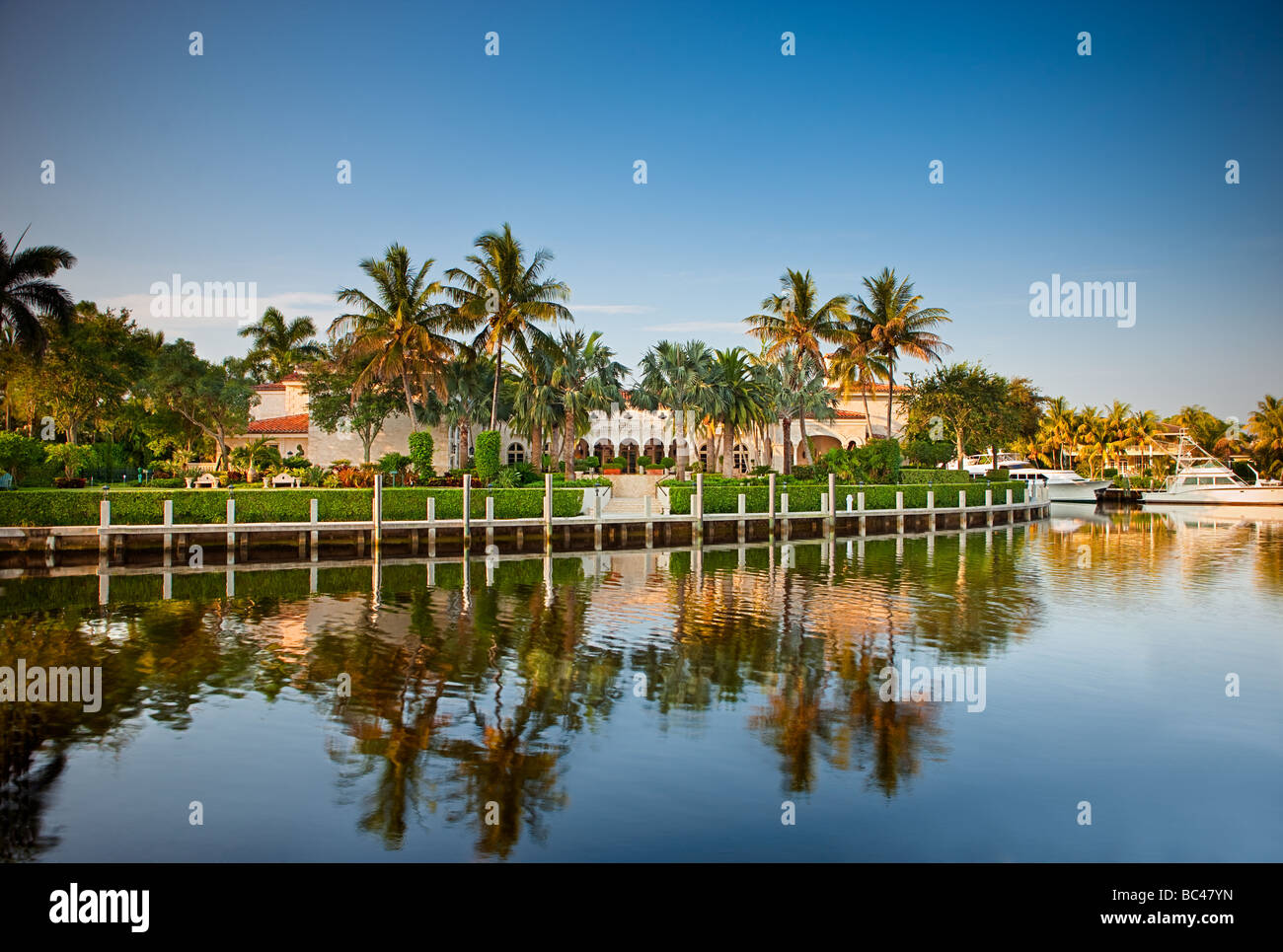 A luxury Florida residence on the intracoastal waterway in Boca Raton, Florida Stock Photo