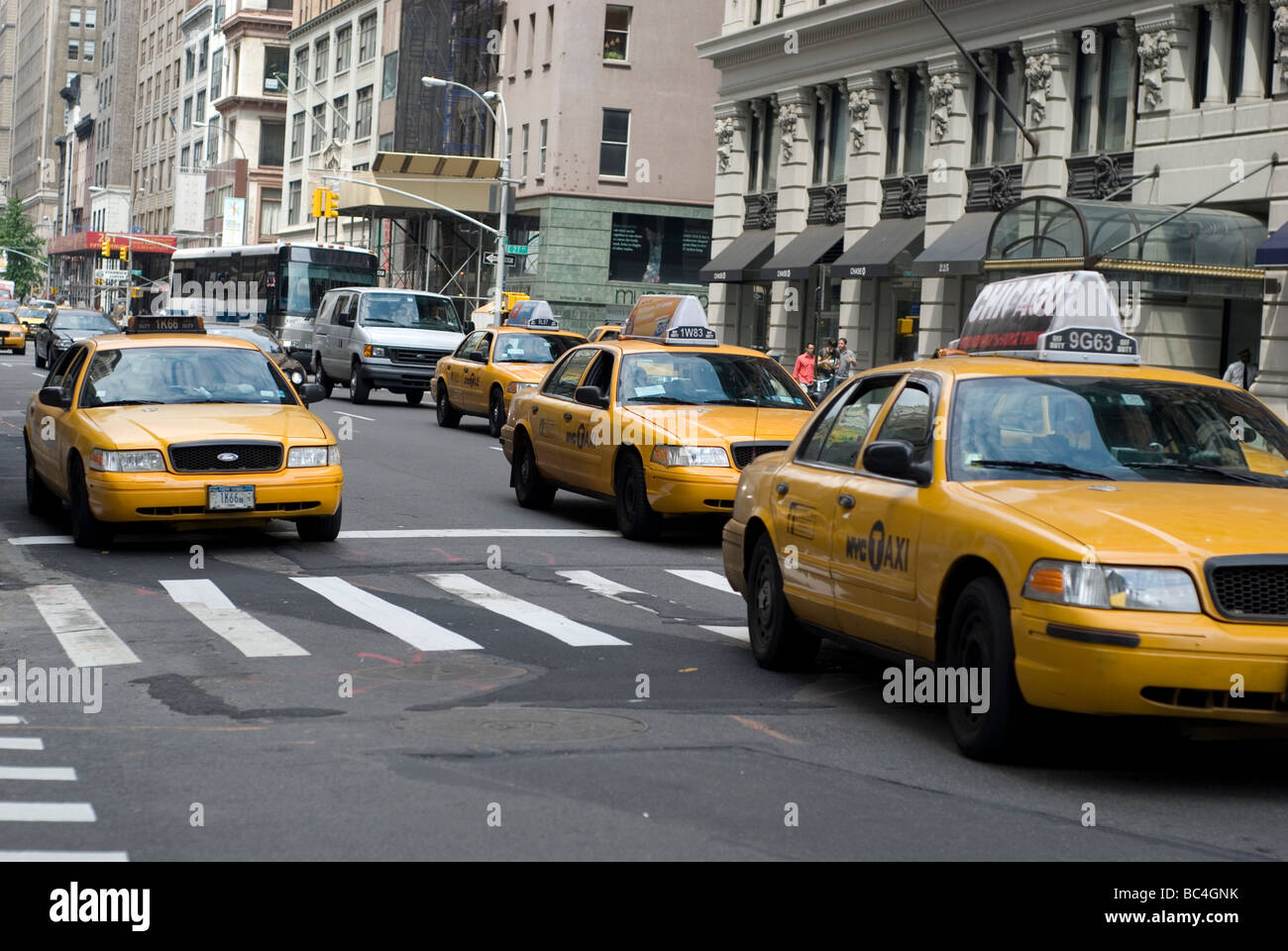 yellow-taxi-in-new-york-stock-photo-alamy
