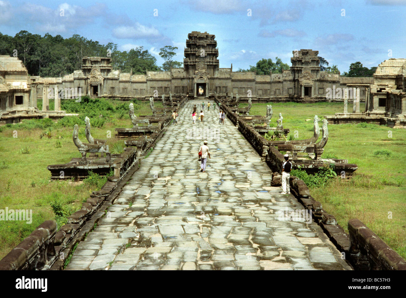 cambodia angkor vat Stock Photo - Alamy