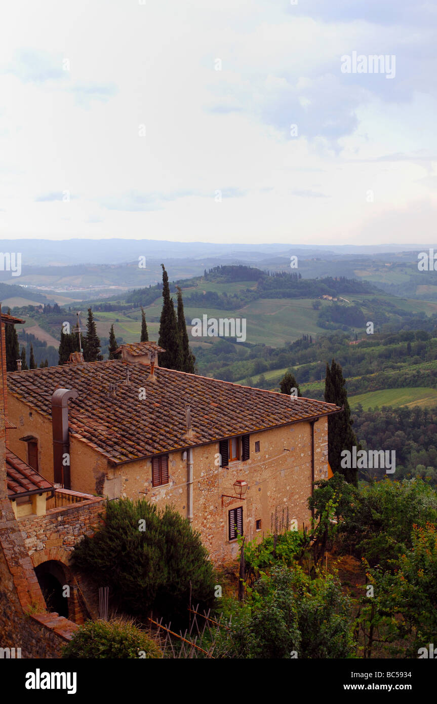 Tuscany villa hi-res stock photography and images - Alamy