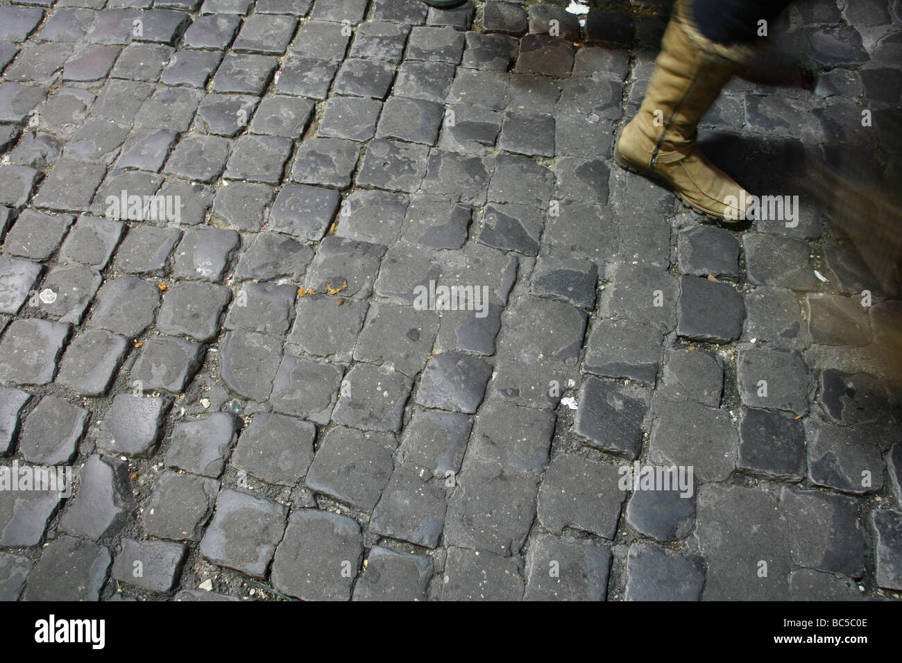 Man woman walking night shoes hi-res stock photography and images - Alamy