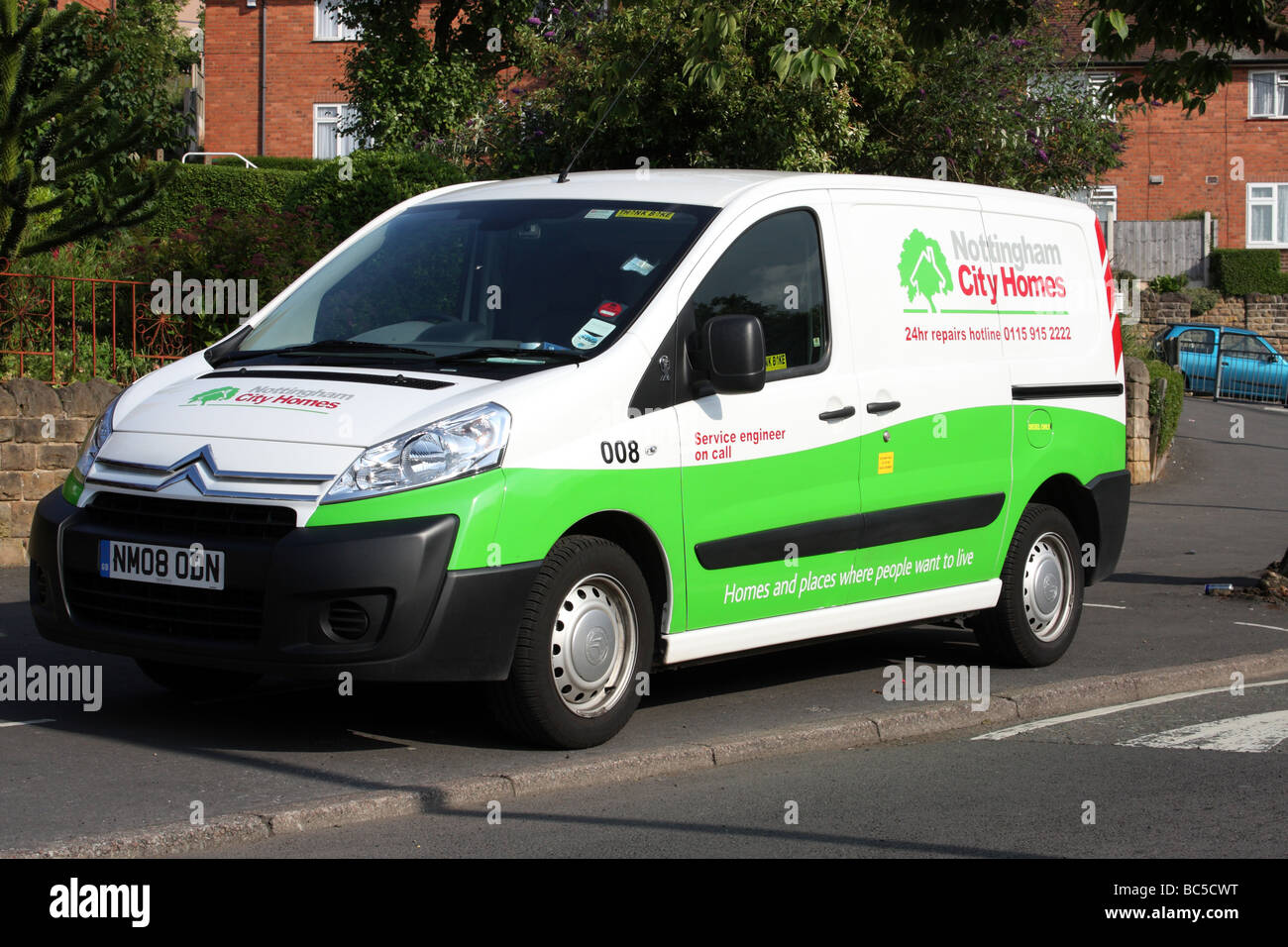 Property maintenance van hi-res stock photography and images - Alamy