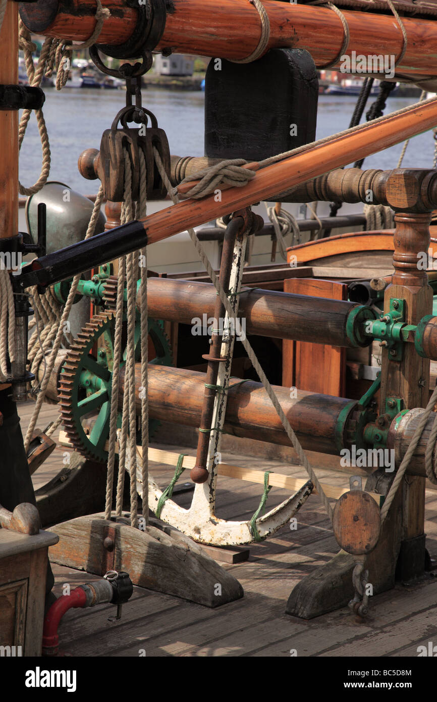 dragthing help anchor a dock dragthing help anchor a dock