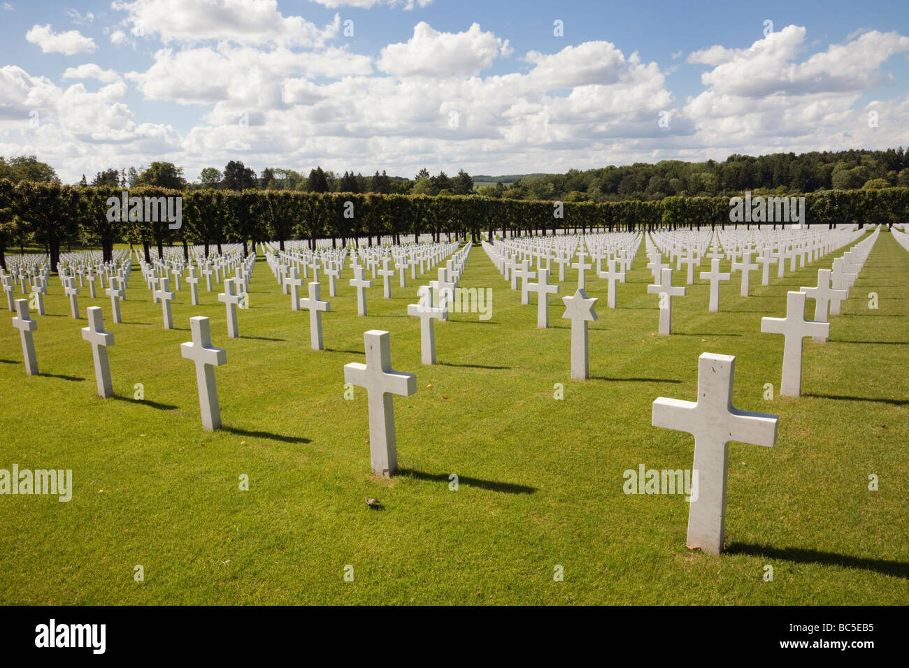 Romagne Gesnes France Rows of white marble headstones in Meuse Argonne American Military cemetery for WW1 battle of Verdun Stock Photo