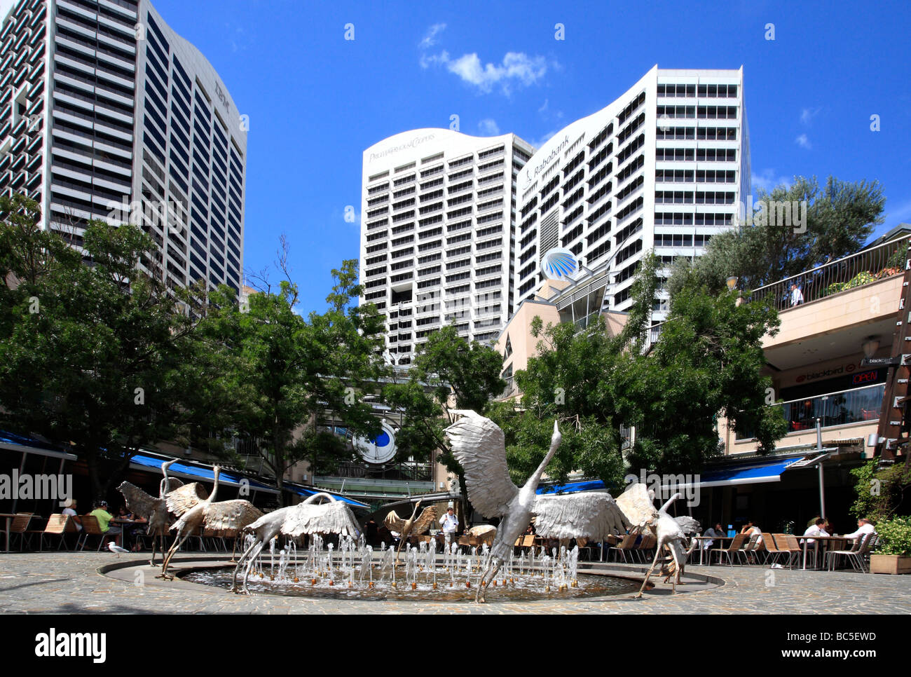 Brolga sculpture hi-res stock photography and images - Alamy