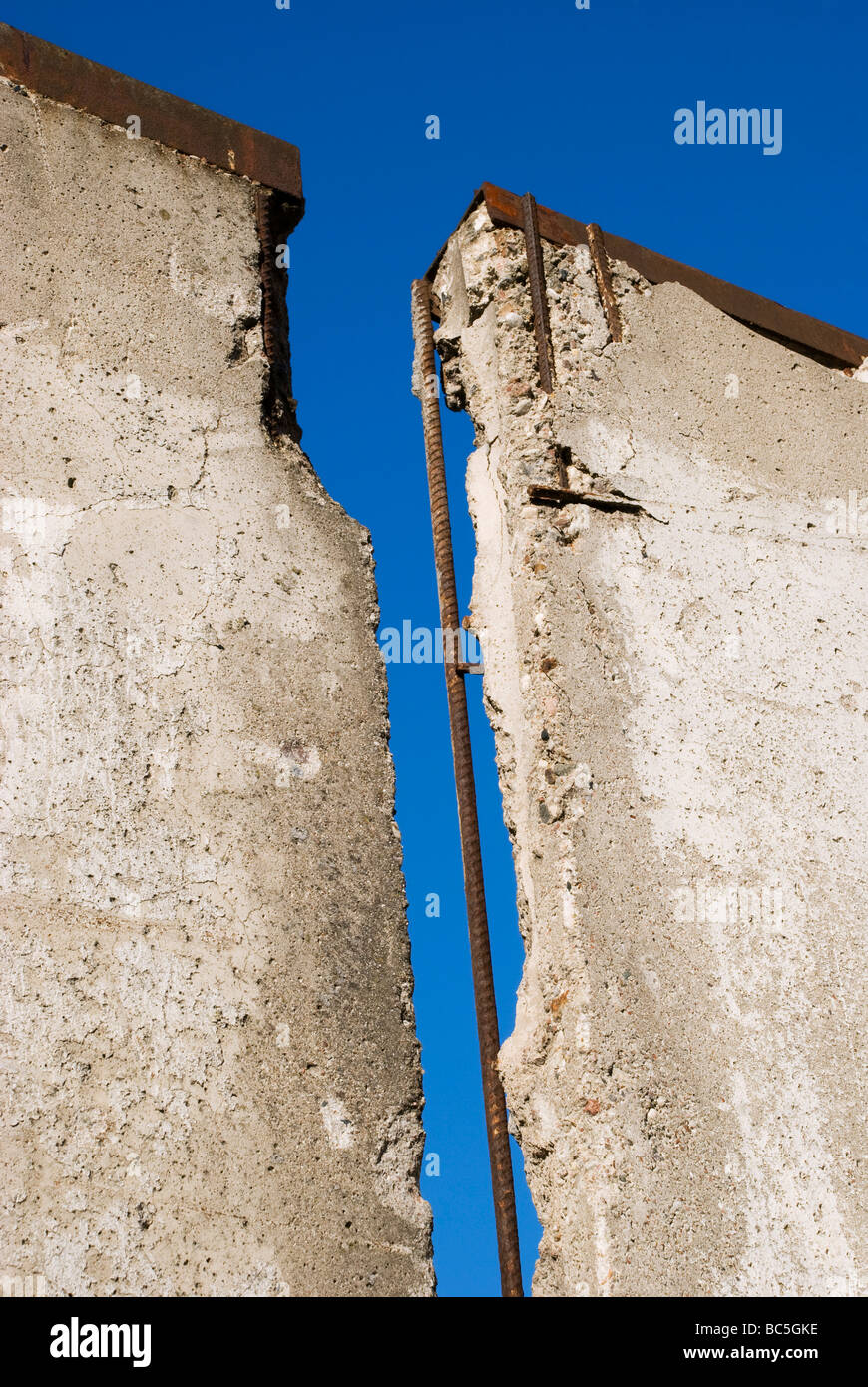 Broken concrete up close hi-res stock photography and images - Alamy