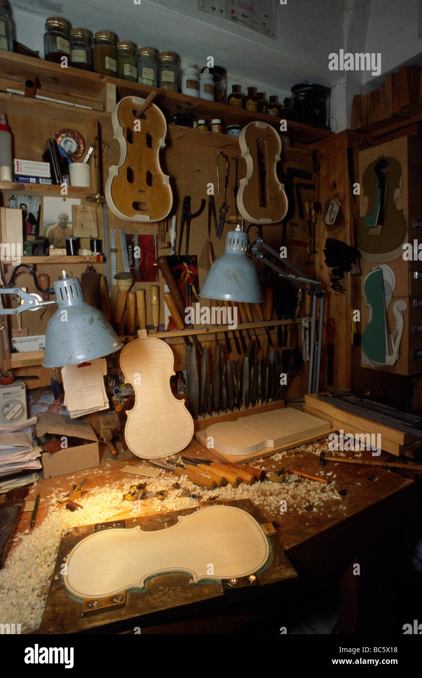 Italy, Lombardy, Cremona, violin maker's Stock Photo Alamy
