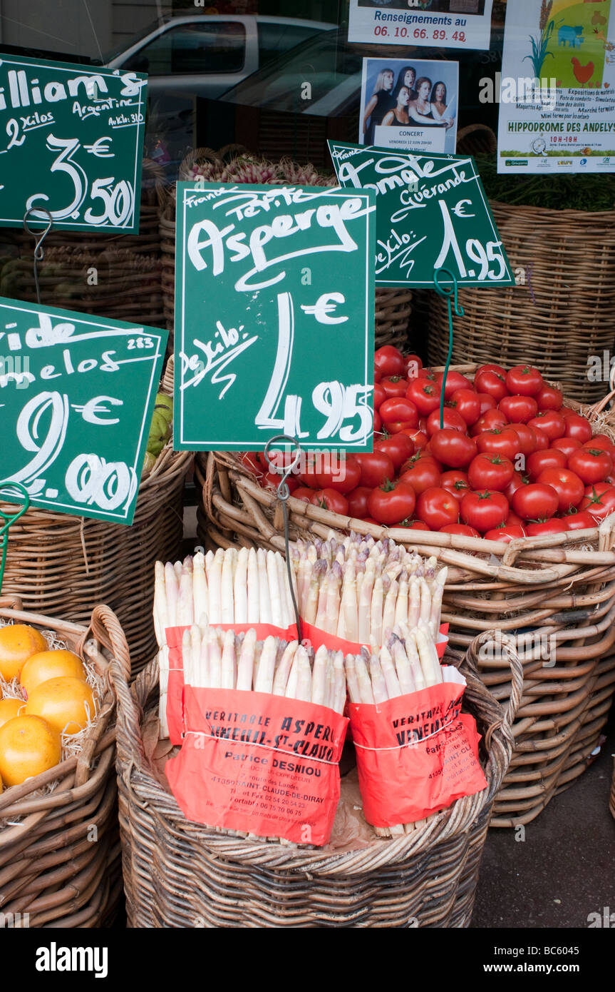 Fruit shop france hi-res stock photography and images - Alamy