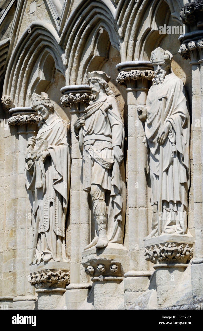 Stone statues salisbury cathedral hires stock photography and images