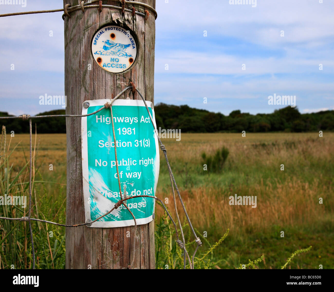 Special Protection Area and trespass notice. Climping, Near Littlehampton, West Sussex, England, UK. Stock Photo