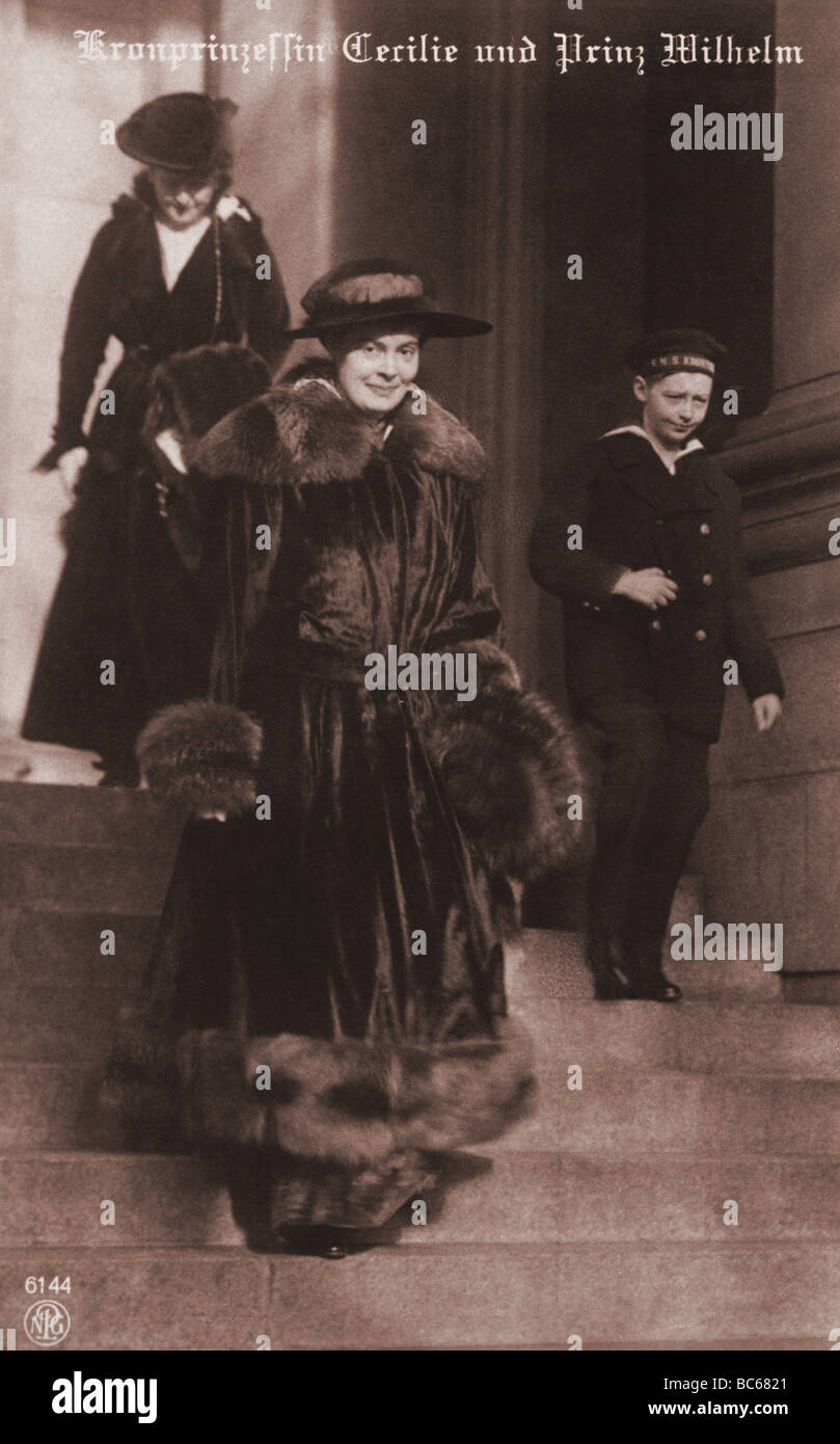 Cecilie, 20.9.1886 - 6.5.1954, German Crown Princess 6.6.1905 - 9.11.1918, with her son Prince William, picture postcard, Berliner Illustrierte Gesellschaft, circa 1912,  , Stock Photo