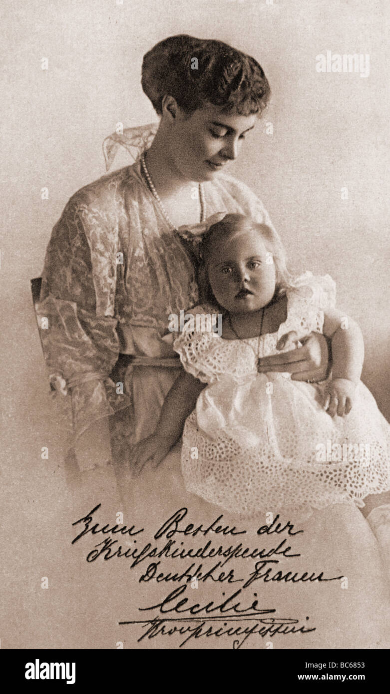 Cecilie, 20.9.1886 - 6.5.1954, German Crown Princess 6.6.1905 - 9.11.1918, with her daughter Princess Alexandrine, picture postcard, W. Niederastroth, circa 1916,   , Stock Photo
