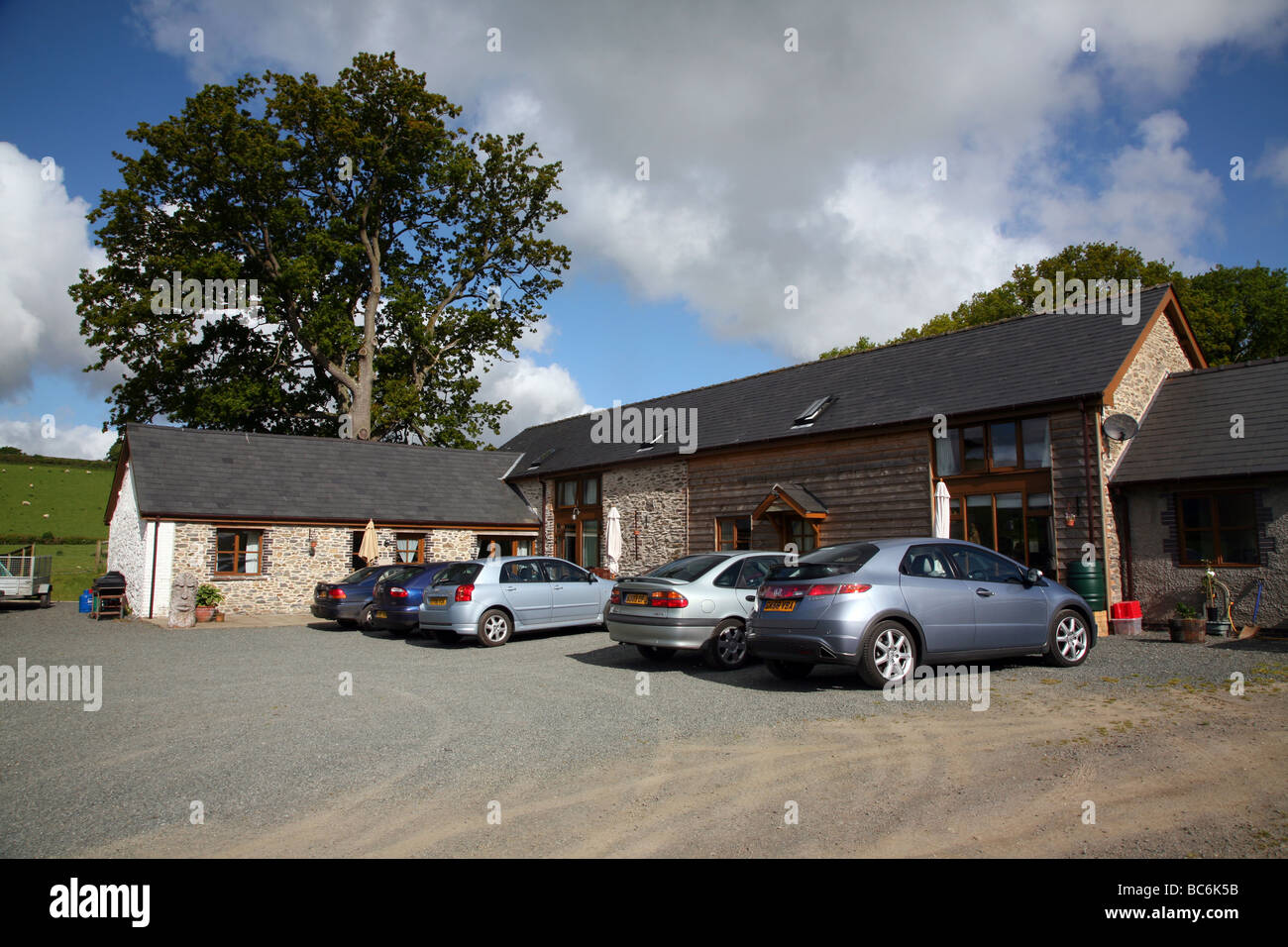 Pwllgwilym Holiday Cottages In The Village Of Cilmery Near The