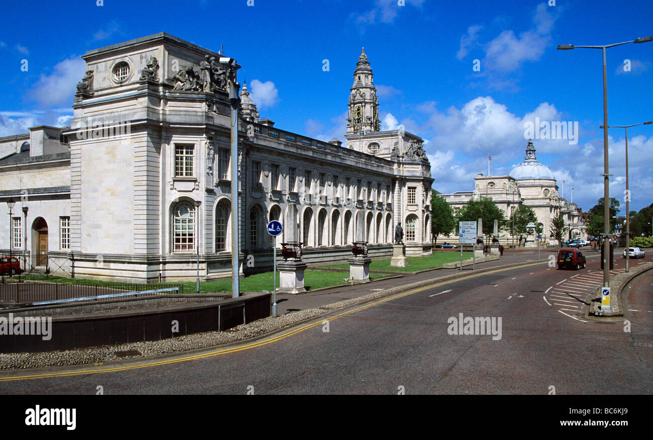 Cardiff Law Courts & City Hall on Cathays Park Stock Photo Alamy