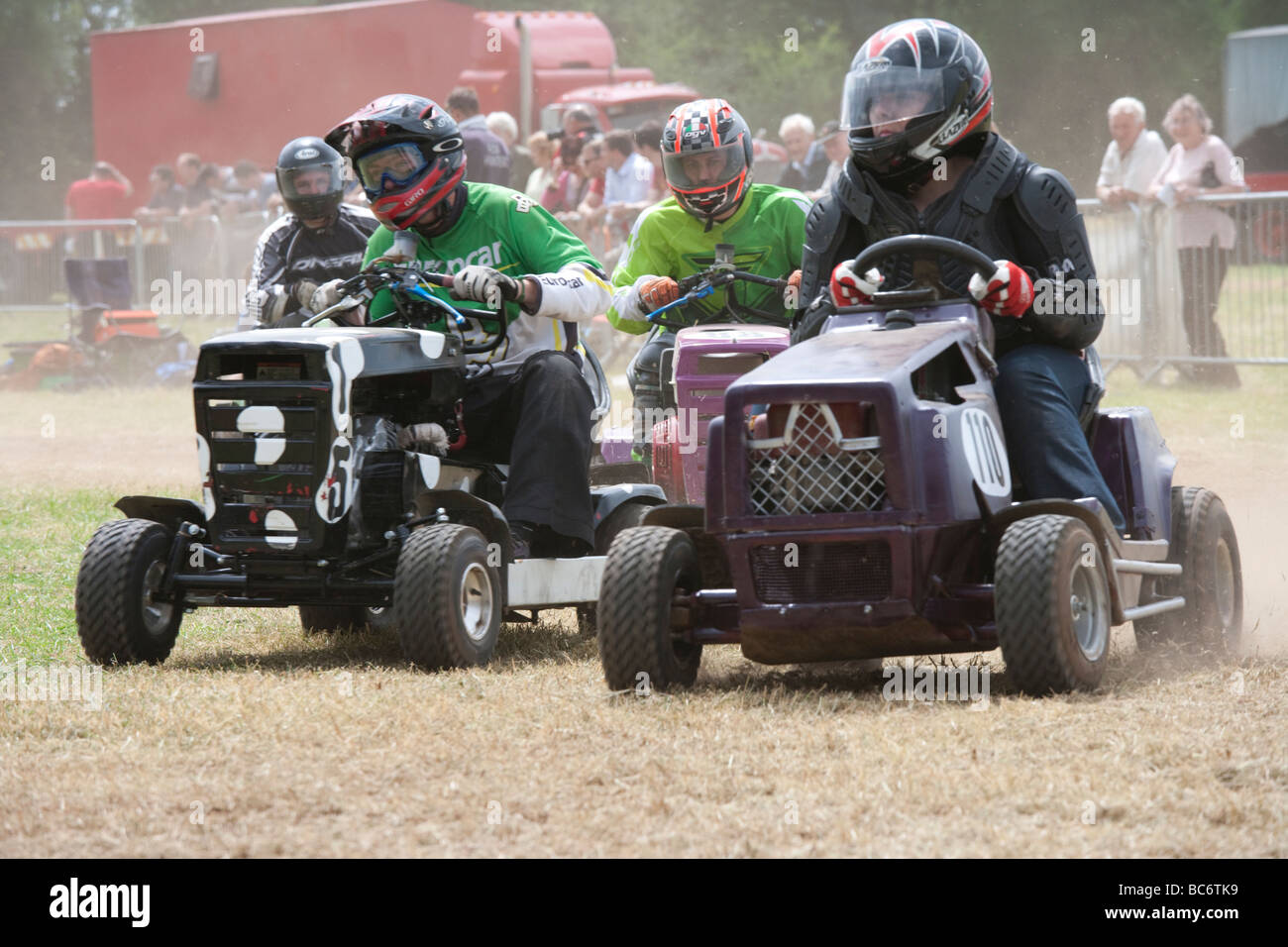 Racing lawnmowers hi-res stock photography and images - Alamy