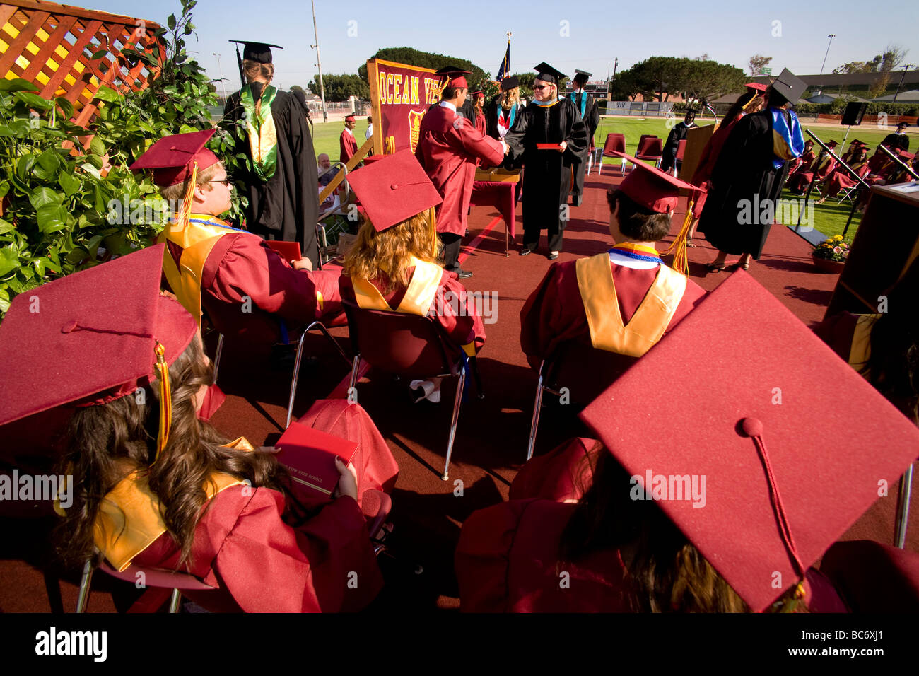 Graduation ceremony handshake hi-res stock photography and images - Alamy