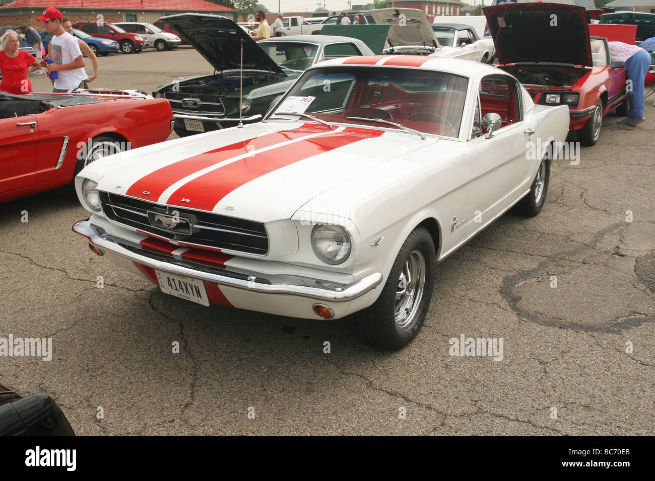 Auto 1965 Ford Mustang Car Show at Hamilton Ohio Note paper on front window Stock Photo Alamy