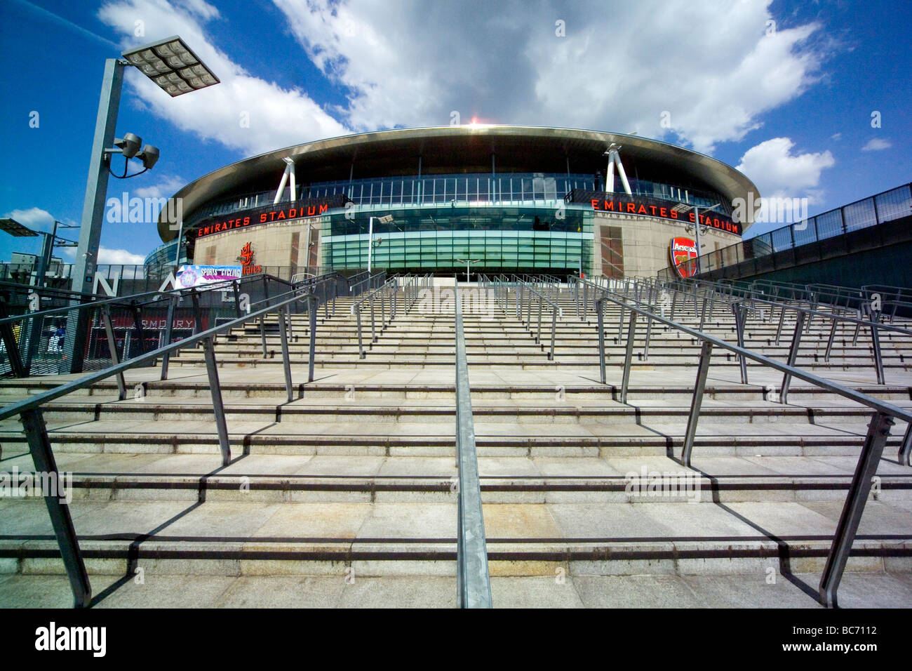 HOK unveils renderings and video of new St. Louis NFL stadium