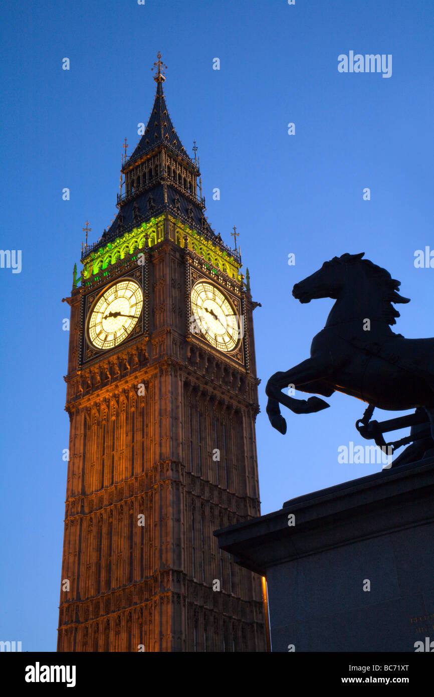London- Big Ben and silhouette of landmark - evening Stock Photo