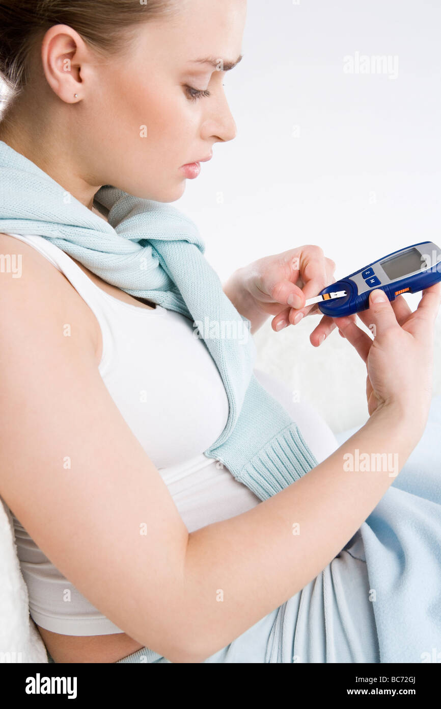 Pregnancy blood test hires stock photography and images Alamy