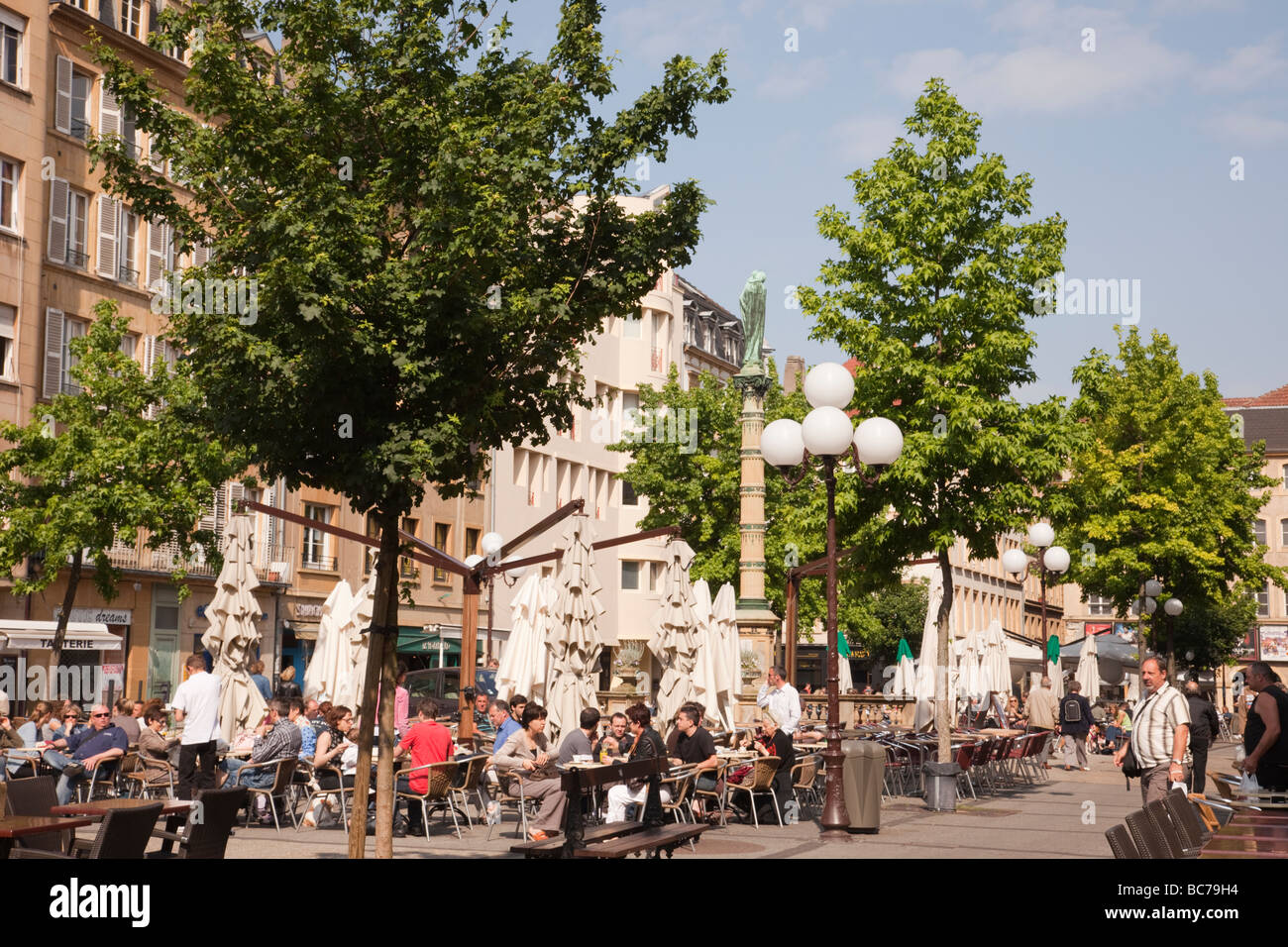 Busy pavement cafes in Place Saint Jacques square in city centre. Metz Lorraine France Europe Stock Photo