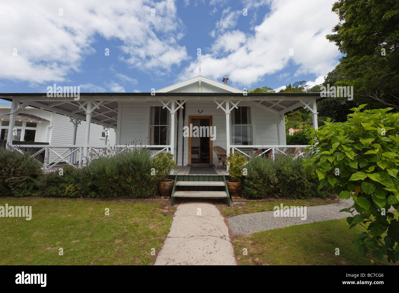 Detached House with Veranda - Russell, Bay of Islands, Northland, North Island, New Zealand Stock Photo