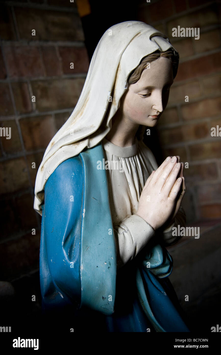 A statue of the Virgin Mary Praying Stock Photo Alamy