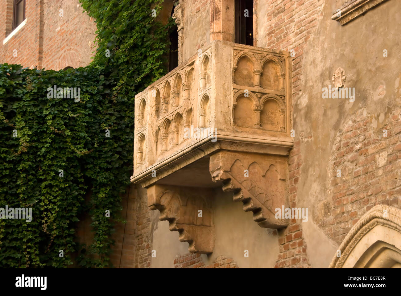 Juliet's balcony on the Via Cappello in Verona said to be the inspiration for William Shakespeare's Romeo & Juliet in Verona Northern Italy Stock Photo