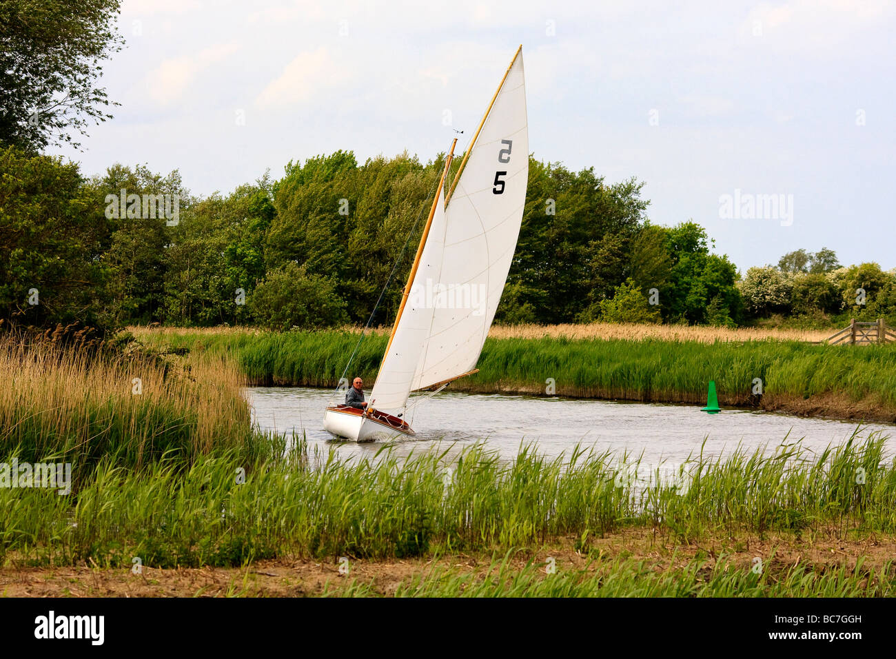 Wooden sailing dinghy hires stock photography and images Alamy