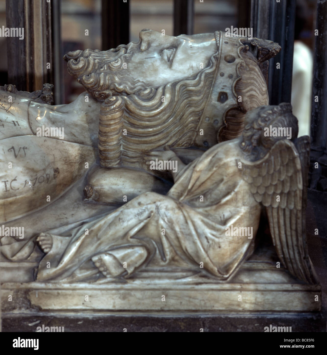 Gloucester Cathedral tomb of Edward II murdered in 1327 Profile Stock Photo