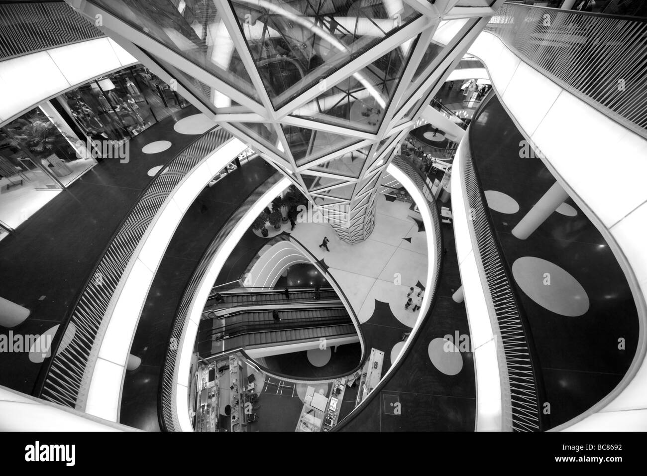 Einkaufszentrum shopping mall hi-res stock photography and images - Alamy