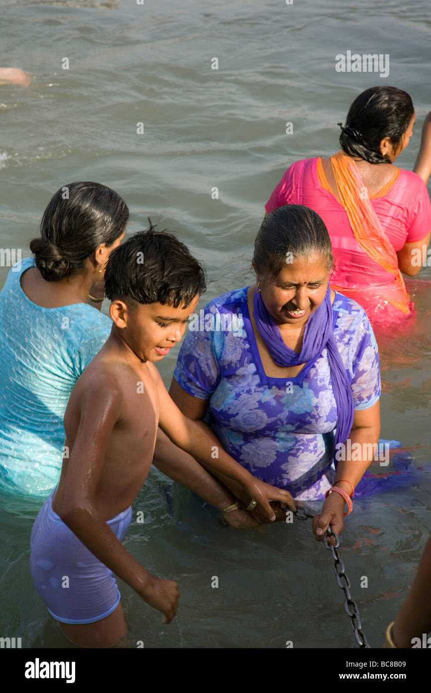 Indian Boy Bathing In River Hi-Res Stock Photography And Images - Alamy