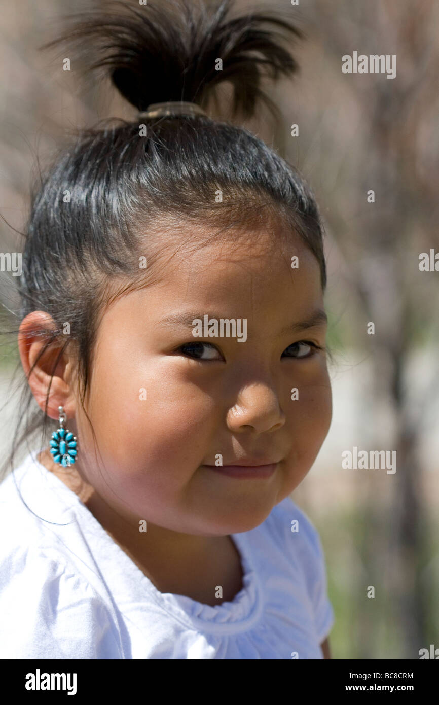 Navajo indian girl hi-res stock photography and images - Alamy