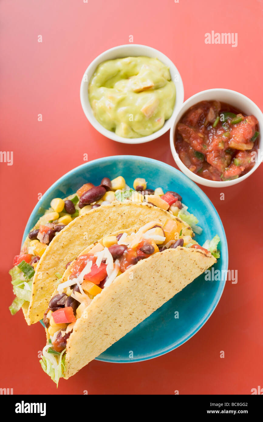 Vegetable tacos, guacamole, salsa (Mexico Stock Photo Alamy