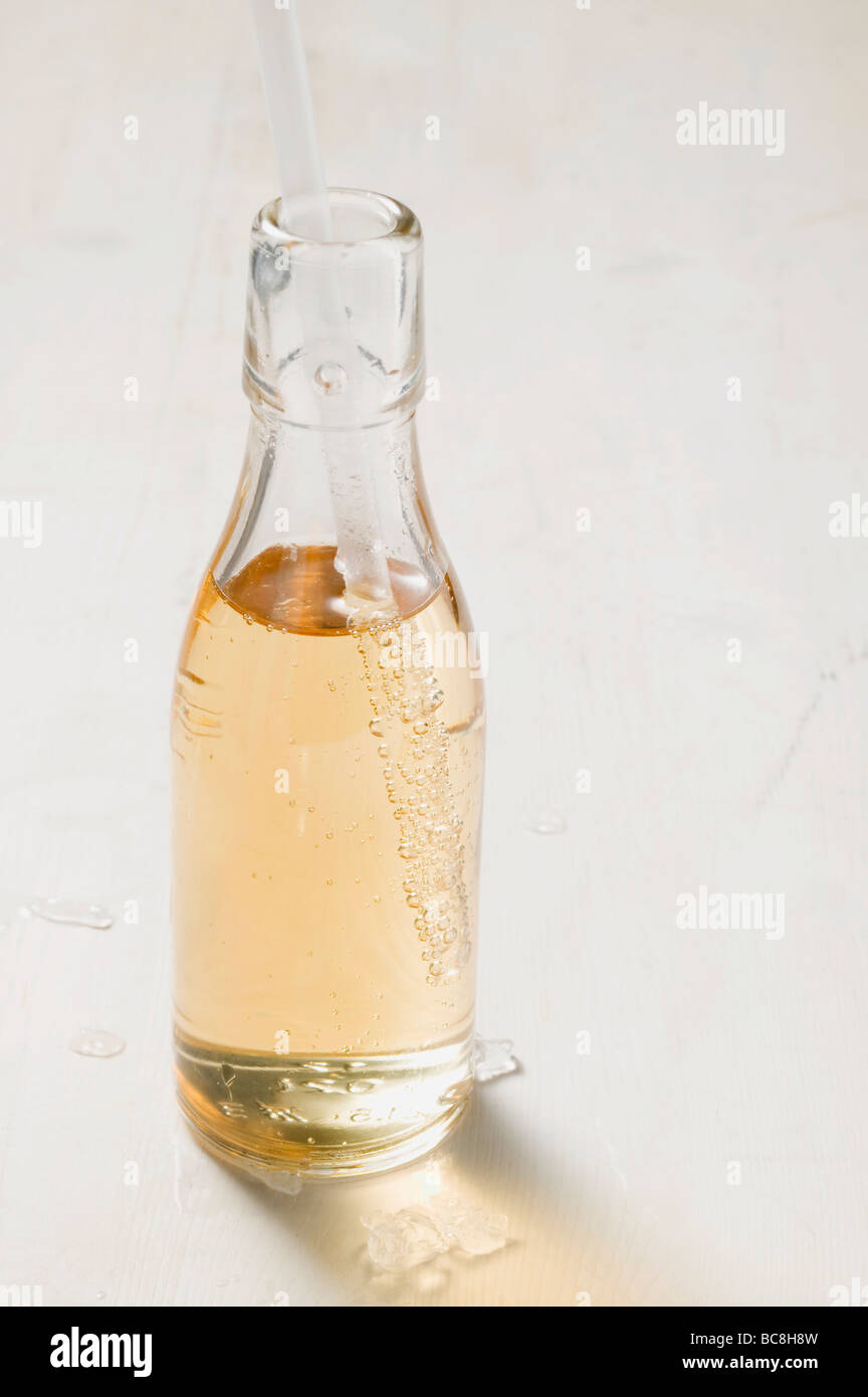 Fizzy drink with straw hi-res stock photography and images - Alamy