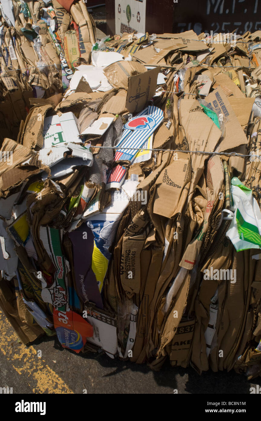 Compacted cardboard recycling hires stock photography and images Alamy
