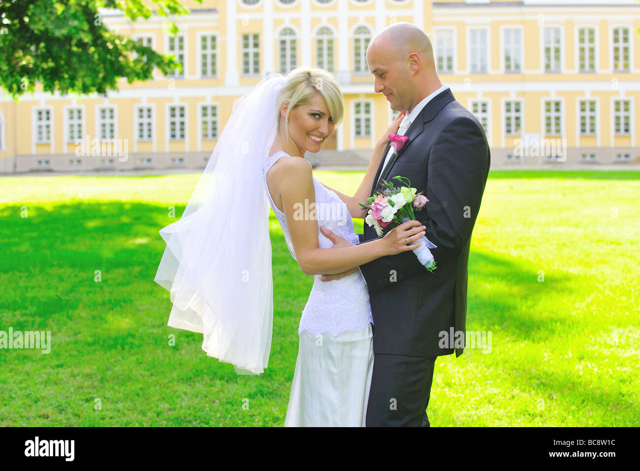 Wedding Couple,Couple on wedding day Stock Photo - Alamy