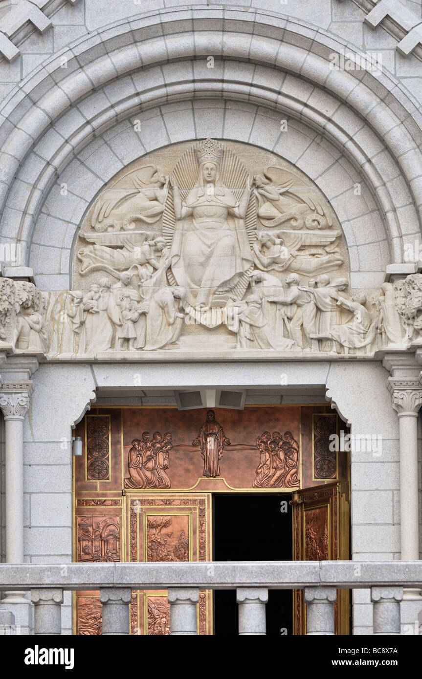 Sainte-Anne-de-Beaupré Basilica / Shrine, front Entrance, Quebec, Canada Stock Photo